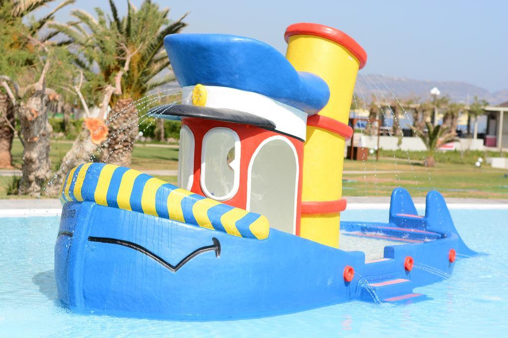 Santa Marina Beach Gazi Екстериор снимка